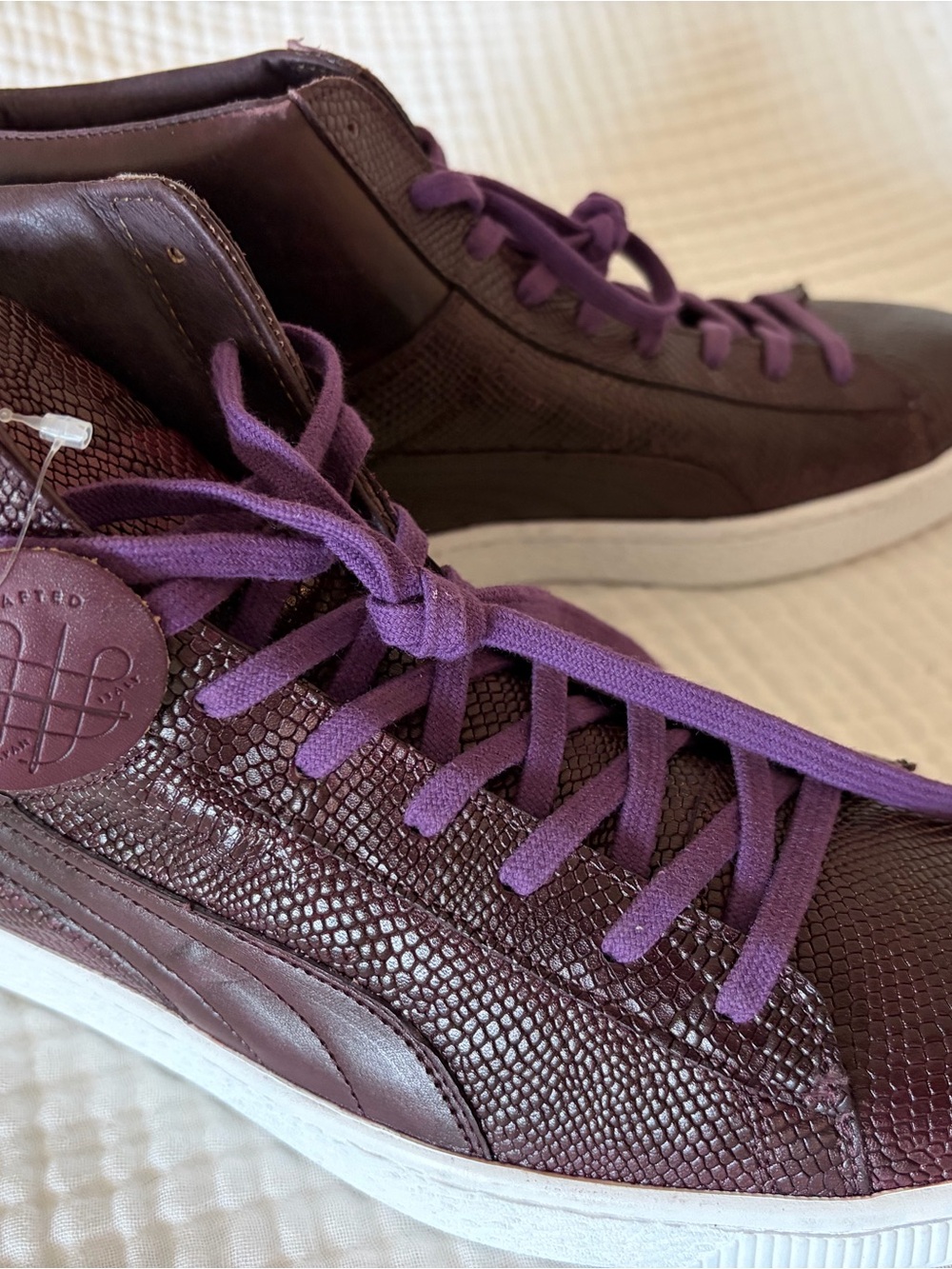 Puma Men’s Burgandy Whisper White High-Tops. Leather Embossed Croc Sz 9